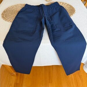 lululemon athletica navy seersucker pants cropped jogger M